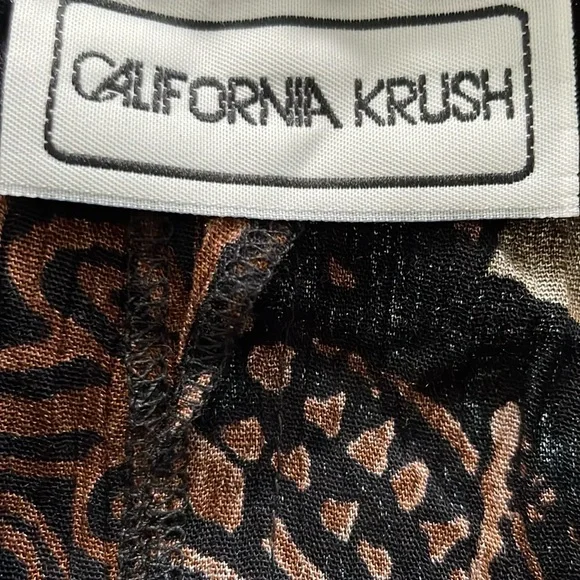 Black with sophisticated neutral designs, California Krush size XL crêpon skirt - Picture 6 of 8